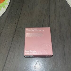 Rare Beauty Hydrating Hand Cream - Peach